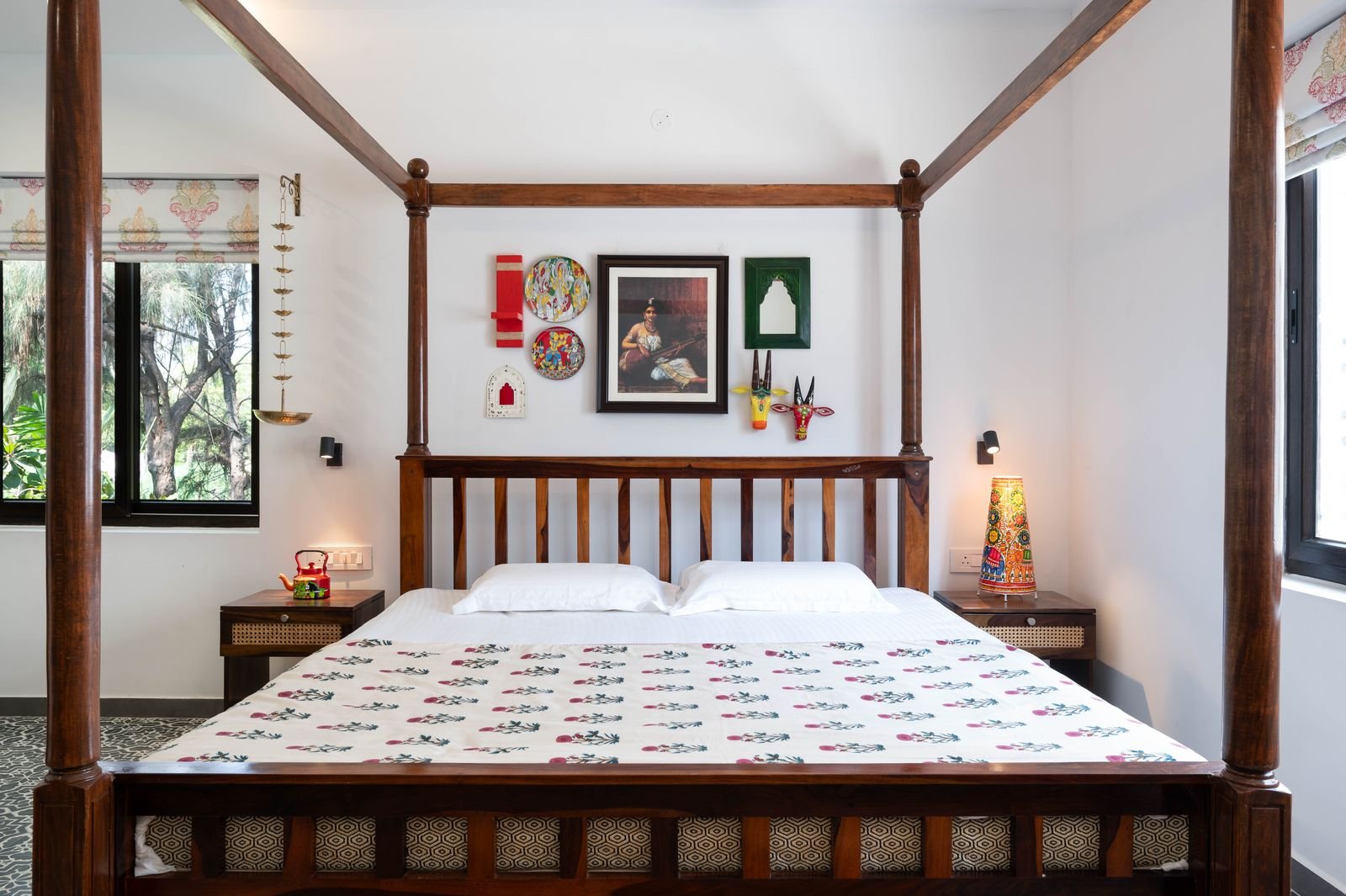 Four-poster bedroom